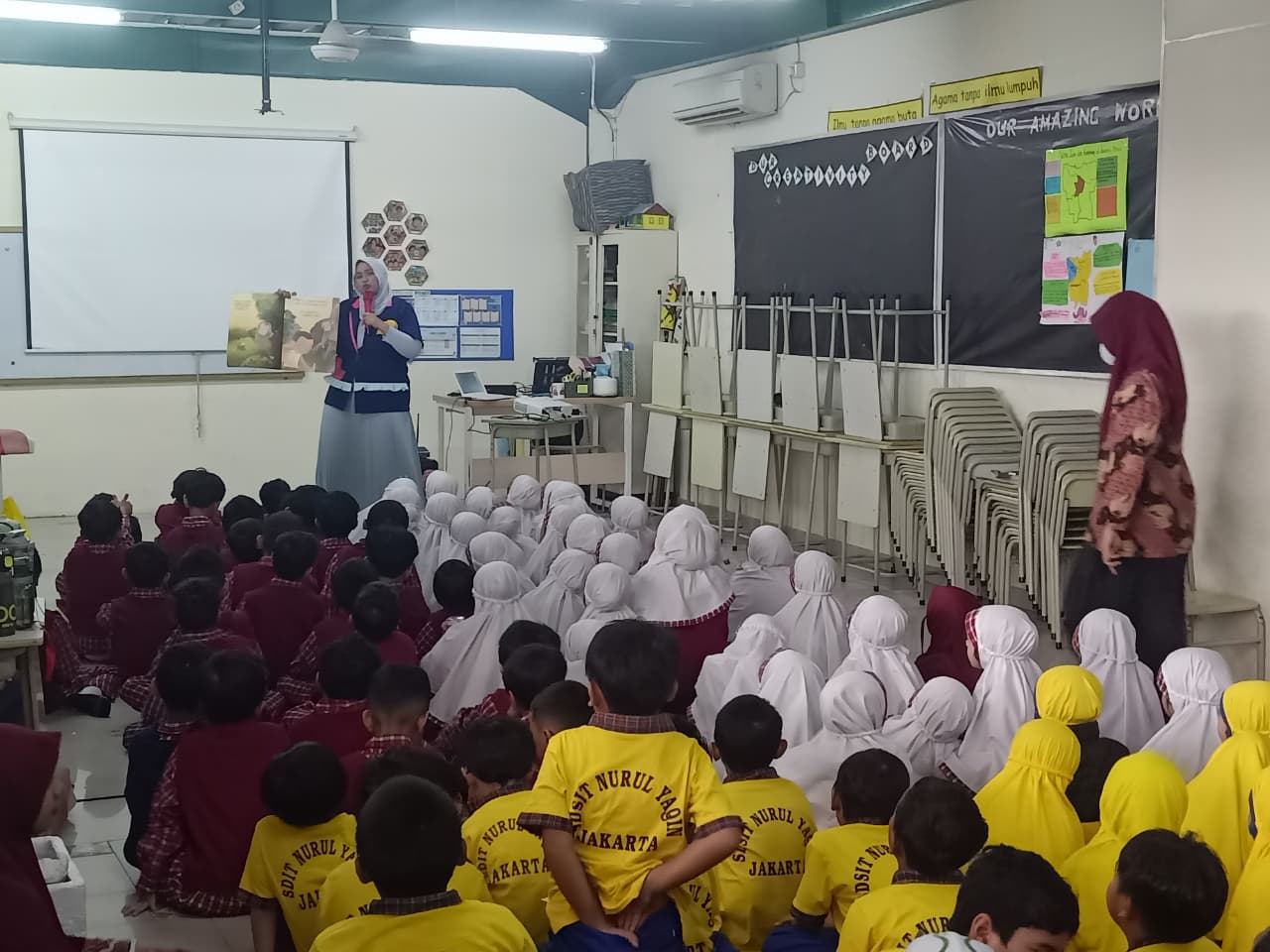 Wisata LiterAsyik Ke SDS IT Nurul Yaqin